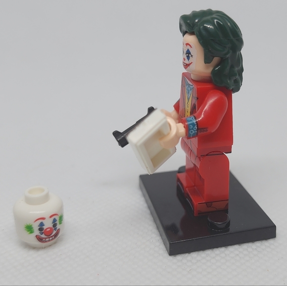 Batman The Joker high detail custom lego compatible DC aditional head included - Picture 7 of 11